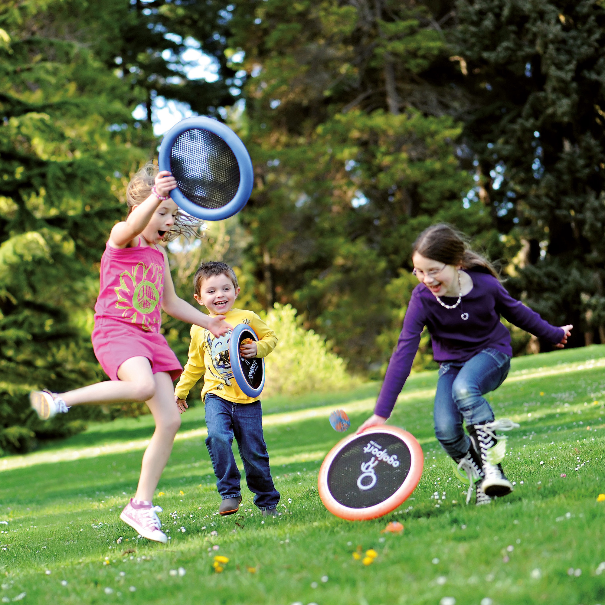 Frisbee Professionale Volante Giocattolo Giochi Alcolici B. Toys - Set Di Dischi Volanti - 4 Frisbee Colorati - Sport E Giochi All'aperto Per Bambini - Disc-Oh! - Set Frisbee Per Cortile, Parco