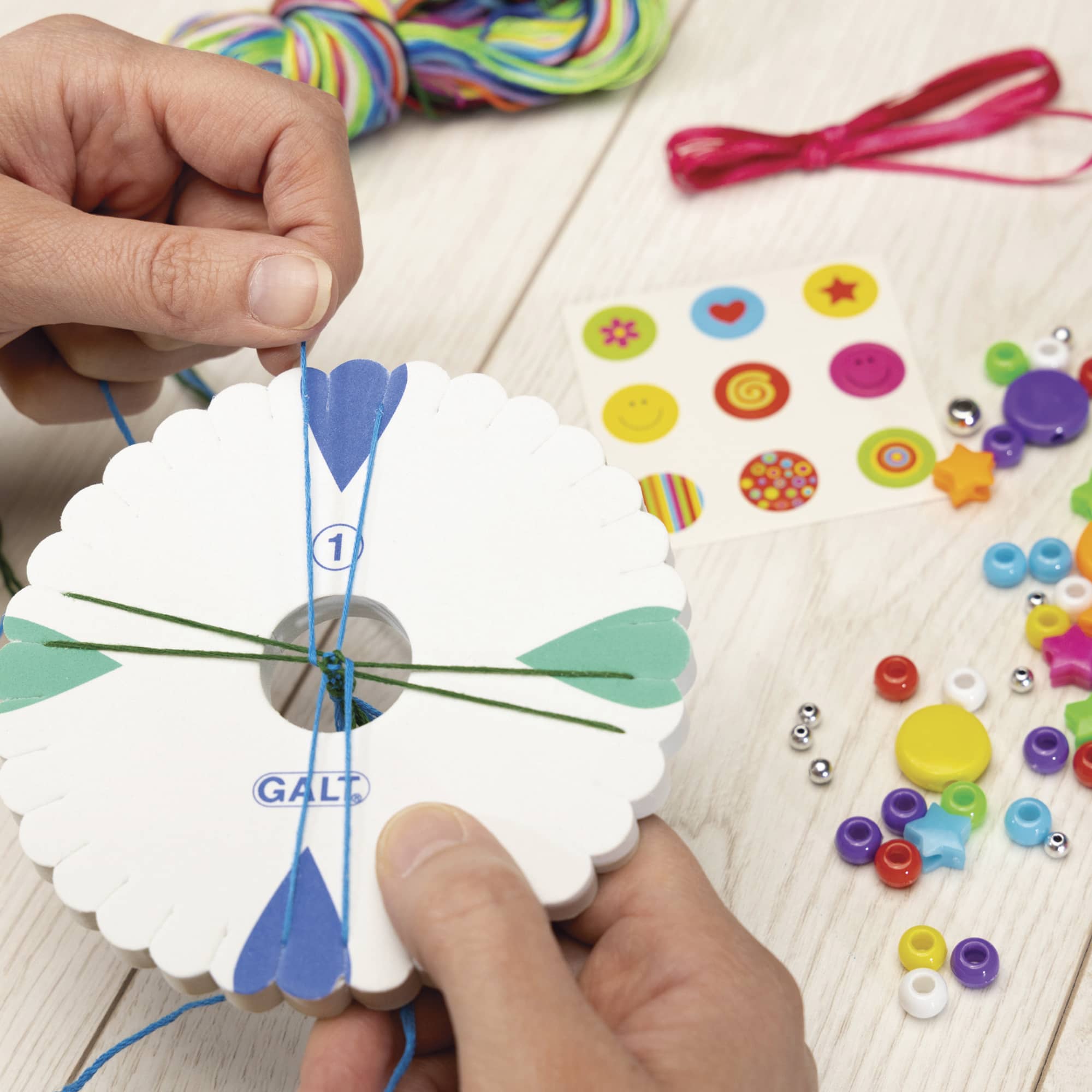 Braccialetti dell'amicizia, Giochi creativi e creatività